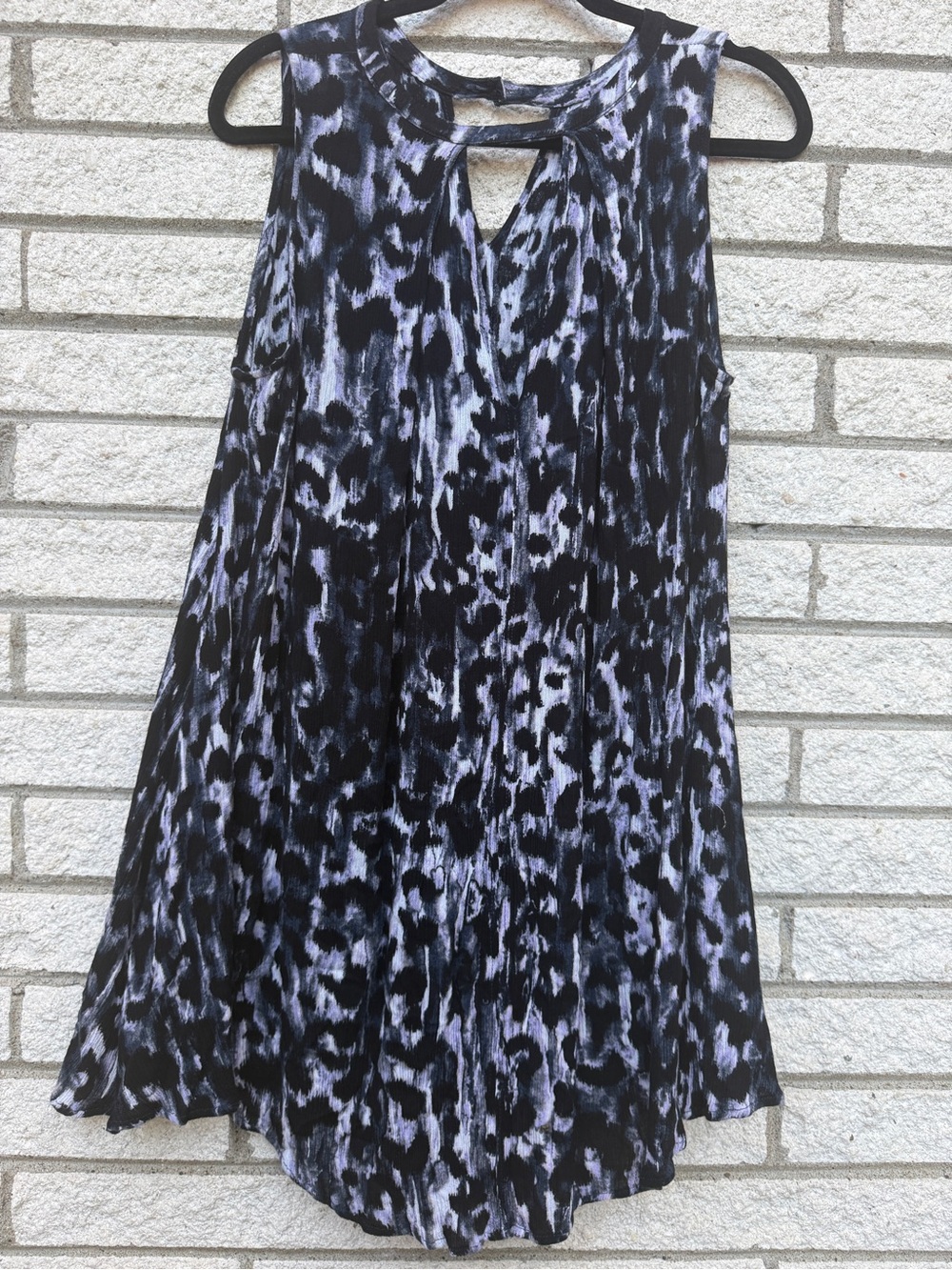 Umgee Sleeveless Black & White Animal Print Blouse